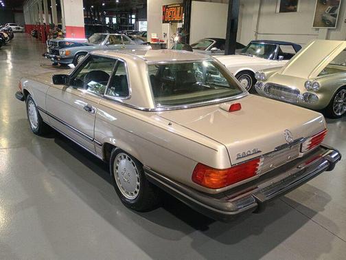 1987 Mercedes-Benz SL-Class 560 SL