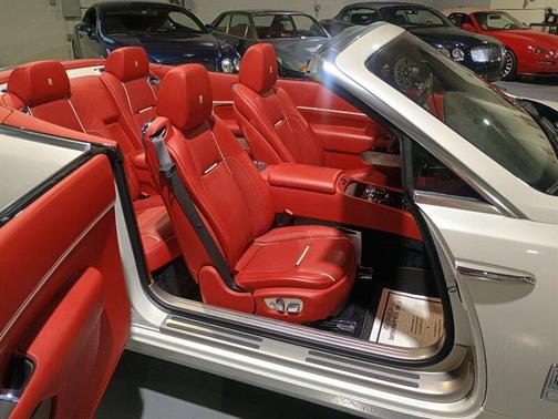 2018 Rolls-Royce Dawn Base