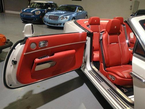 2018 Rolls-Royce Dawn Base