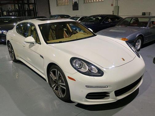 2014 Porsche Panamera 4