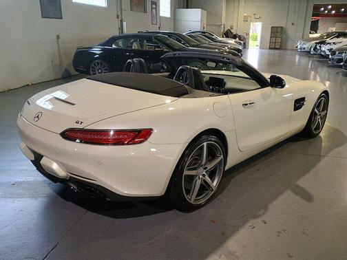 designo Diamond White Metallic 2018 Mercedes-Benz AMG GT Base