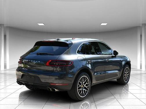 2017 Porsche Macan Base