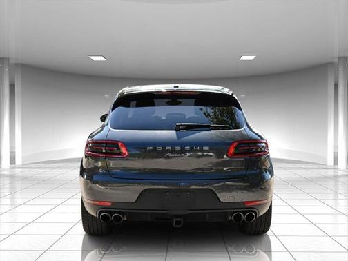 2017 Porsche Macan Base