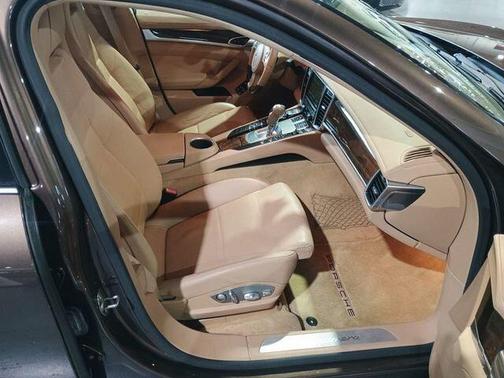 2014 Porsche Panamera 4