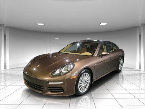 2014 Porsche Panamera 4