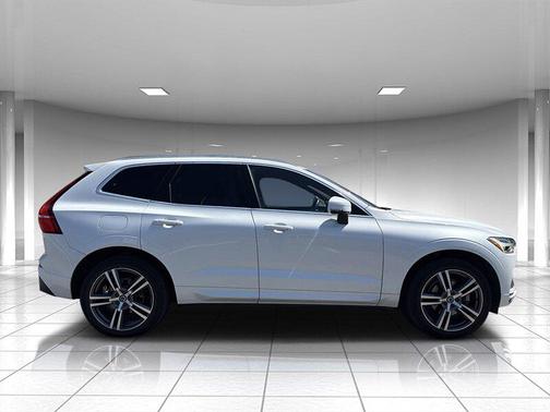 2020 Volvo XC60 T5 Momentum