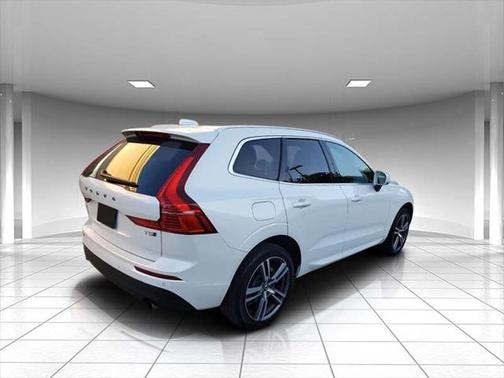 2020 Volvo XC60 T5 Momentum