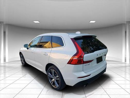 2020 Volvo XC60 T5 Momentum