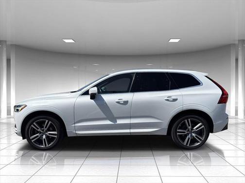 2020 Volvo XC60 T5 Momentum