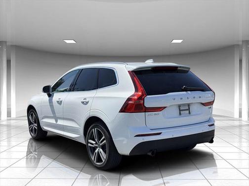 2020 Volvo XC60 T5 Momentum