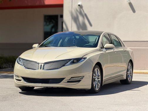 2016 Lincoln MKZ Hybrid Base