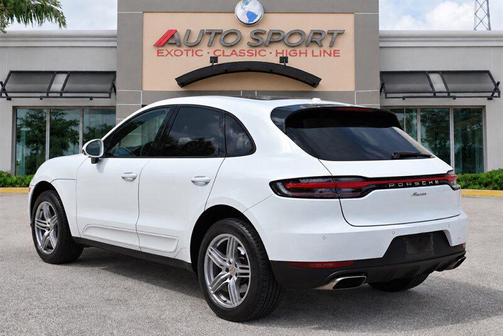 White 2021 Porsche Macan Macan