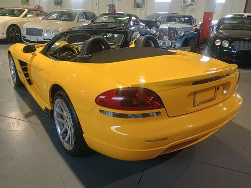 2005 Dodge Viper SRT10