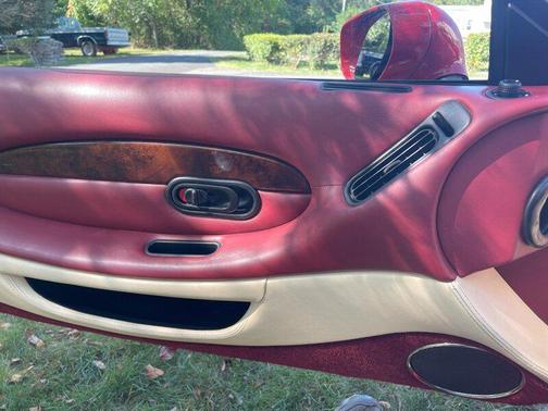 1997 Aston Martin DB7 Volante