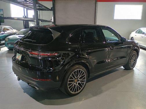 Black 2019 Porsche Cayenne Cayenne