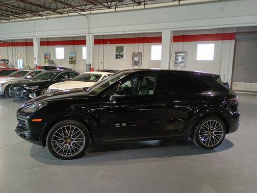 Black 2019 Porsche Cayenne Cayenne