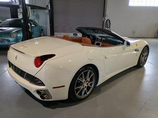 Bianco Avus 2011 Ferrari California Base