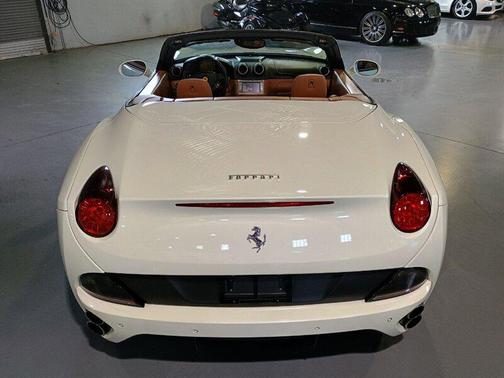 Bianco Avus 2011 Ferrari California Base