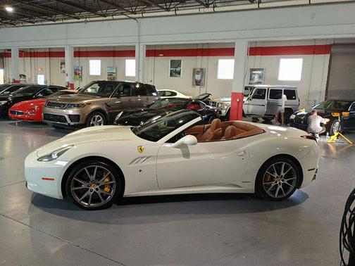 Bianco Avus 2011 Ferrari California Base