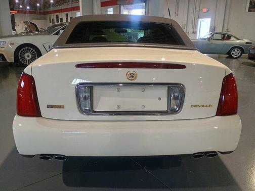 2004 Cadillac DeVille Base