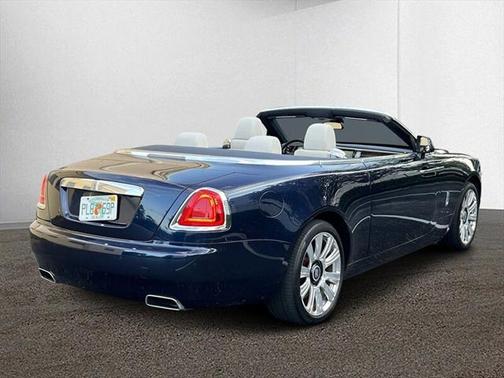 2016 Rolls-Royce Dawn Base