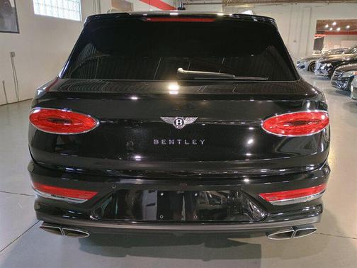 Black 2023 Bentley Bentayga V8