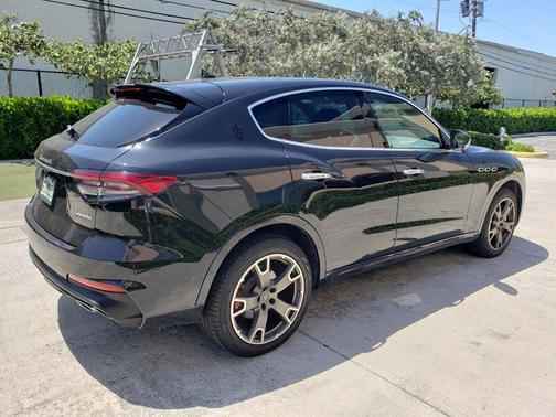2023 Maserati Levante Modena