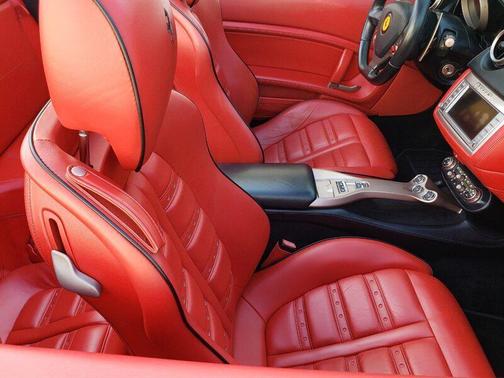 2014 Ferrari California Base