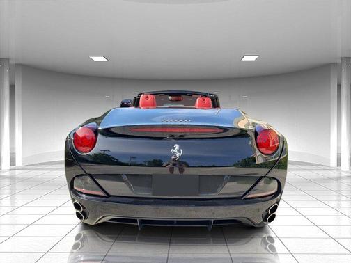 2014 Ferrari California Base