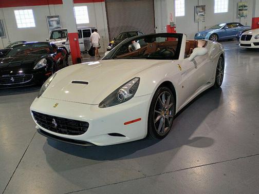 2011 Ferrari California Base