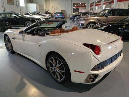 2011 Ferrari California Base