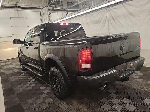 Diamond Black Crystal Pearlcoat 2022 RAM 1500 Classic SLT