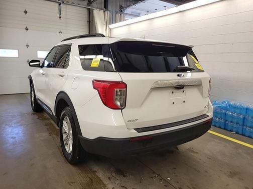 Star White Metallic Tri-Coat 2023 Ford Explorer XLT