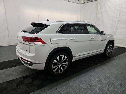 Opal White 2023 Volkswagen Atlas Cross Sport 3.6L V6 SEL Premium R-Line
