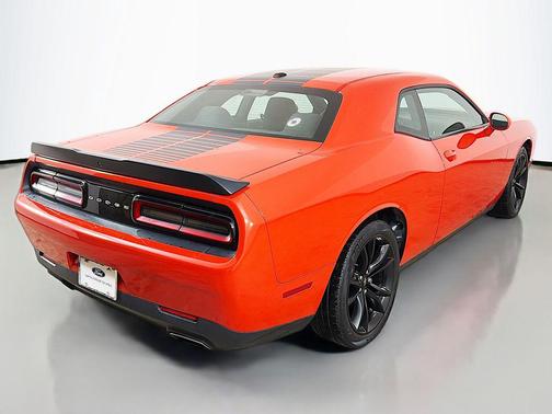 2017 Dodge Challenger SXT