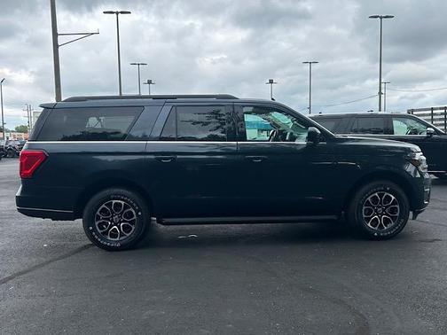 2022 Ford Expedition Max XLT