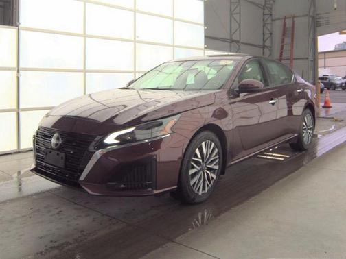 Garnet Pearl Metallic 2023 Nissan Altima 2.5 SV