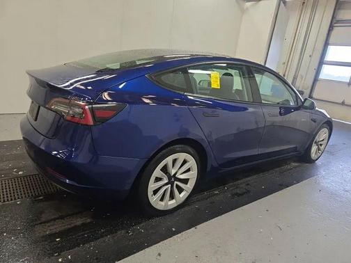 2022 Tesla Model 3 Standard Range