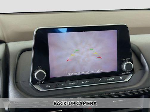 Pearl White Tricoat 2023 Nissan Rogue SV