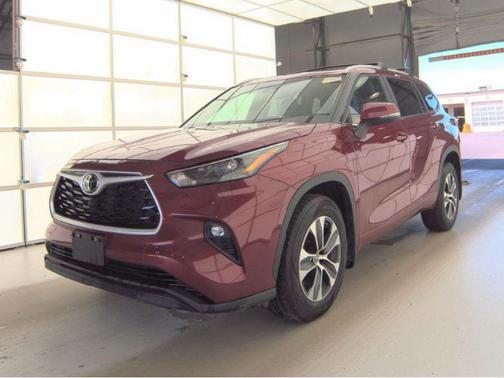 Ruby Flare Pearl 2023 Toyota Highlander XLE