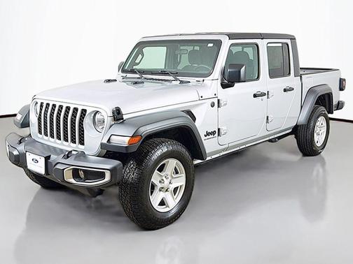 Silver Zynith Clearcoat 2023 Jeep Gladiator Sport S