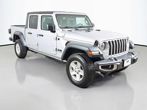 Silver Zynith Clearcoat 2023 Jeep Gladiator Sport S