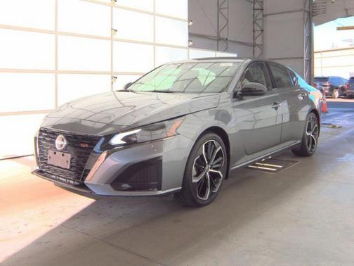 2023 Nissan Altima SR FWD