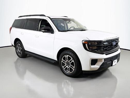 Oxford White 2025 Ford Expedition Active