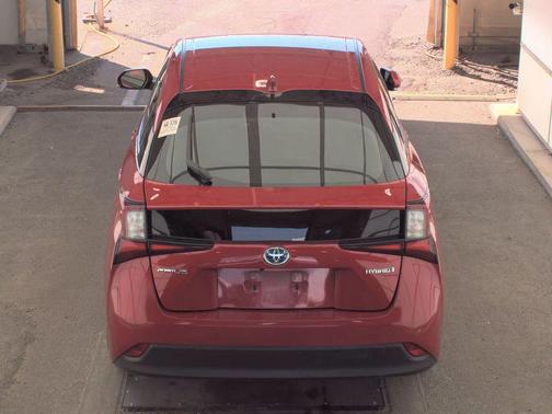 2022 Toyota Prius LE