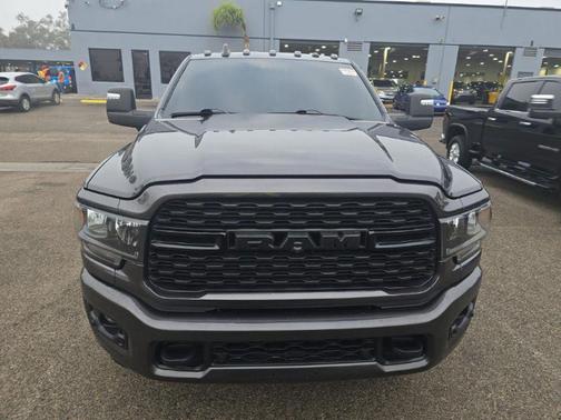 2023 RAM 3500 Big Horn Crew Cab 4x4 8' Box