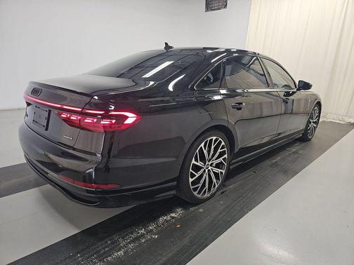2023 Audi A8 L 55 TFSI quattro Tiptronic