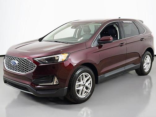 Burgundy 2023 Ford Edge SEL