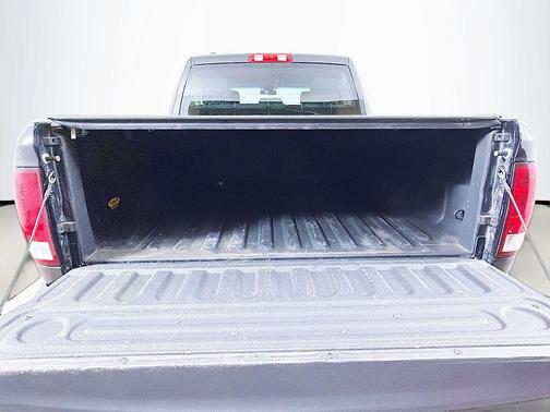 Brilliant Black Crystal Pearlcoat 2018 RAM 1500 Express