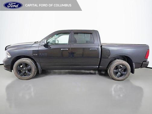 Brilliant Black Crystal Pearlcoat 2018 RAM 1500 Express